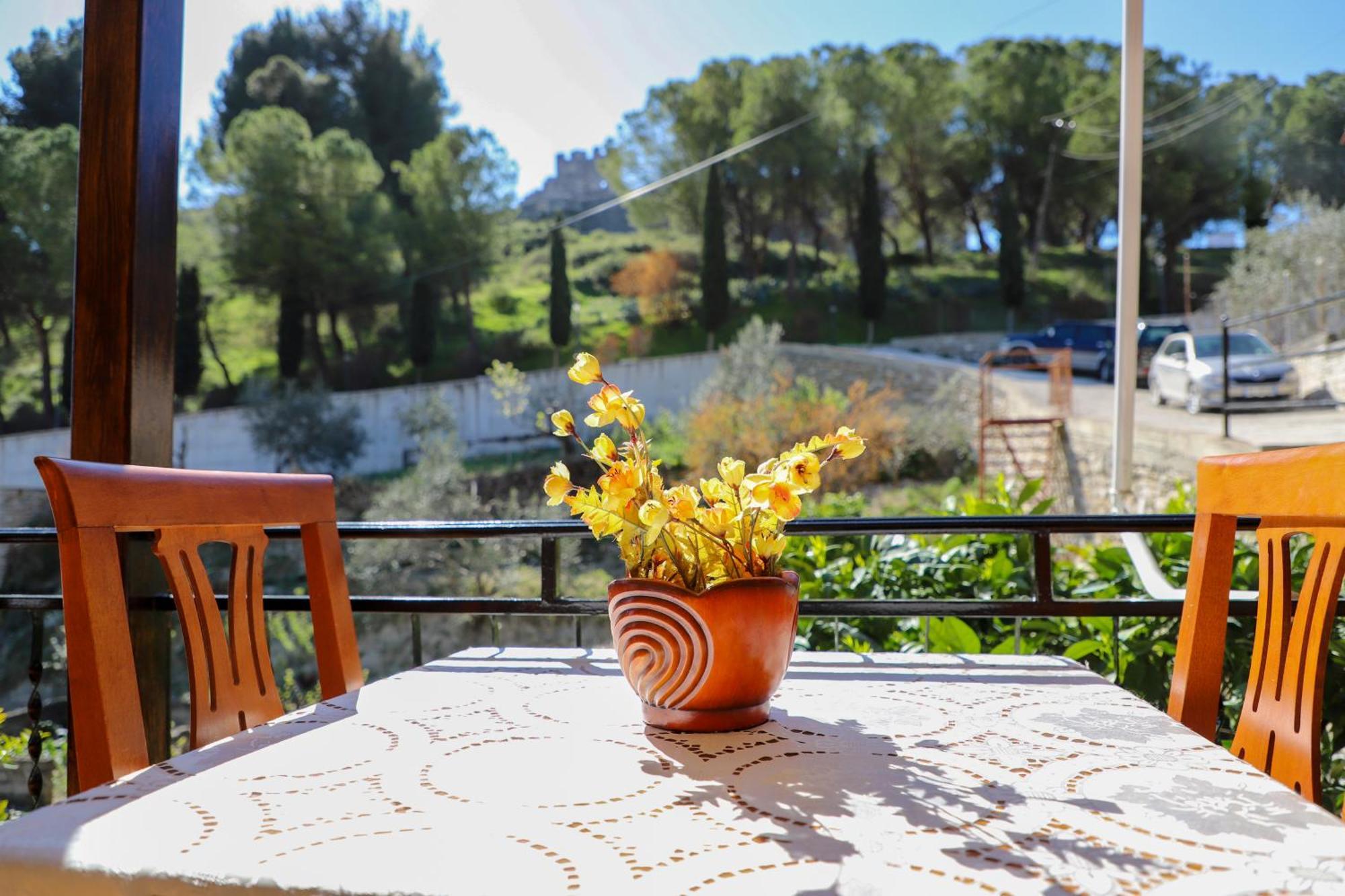 Guest House Marjo Berat Exterior photo